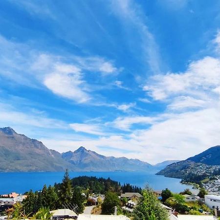 Spacious Home With Awesome Lake Views Queenstown Exterior photo