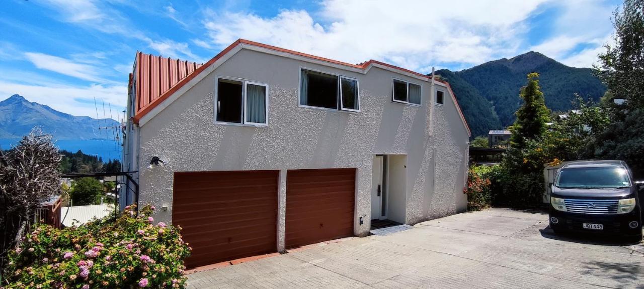 Spacious Home With Awesome Lake Views Queenstown Exterior photo