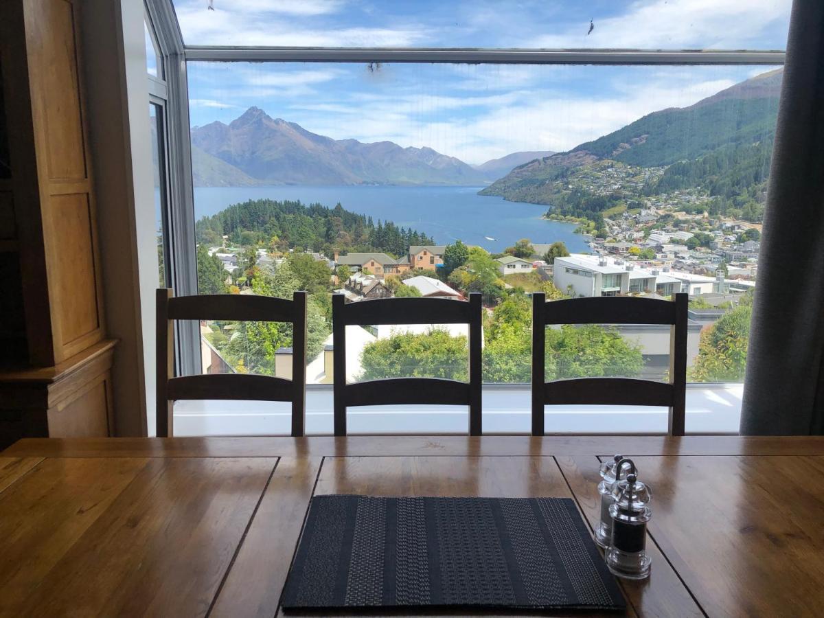 Spacious Home With Awesome Lake Views Queenstown Exterior photo